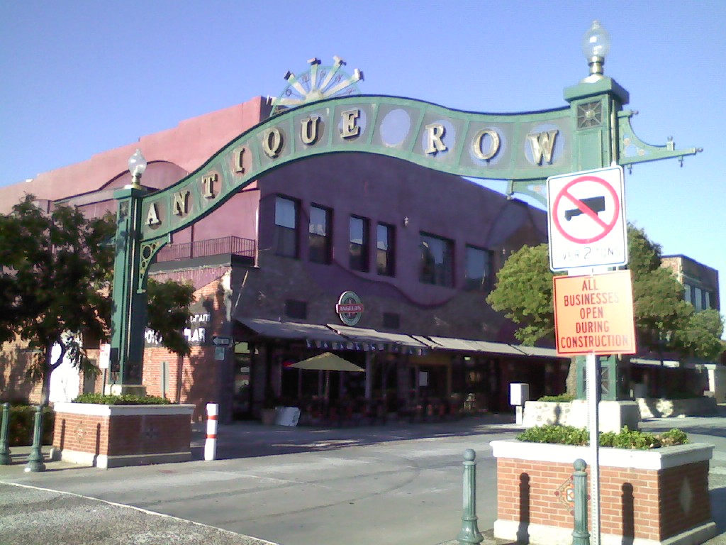 Beautiful, historic Downtown Pomona- Antique Row